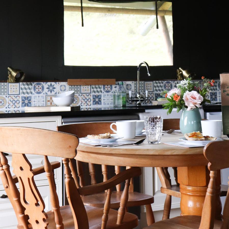 Brackenhill Glamping - Safari Tent With Hot Tub - Sleeps 6 أيفي بريدج المظهر الخارجي الصورة